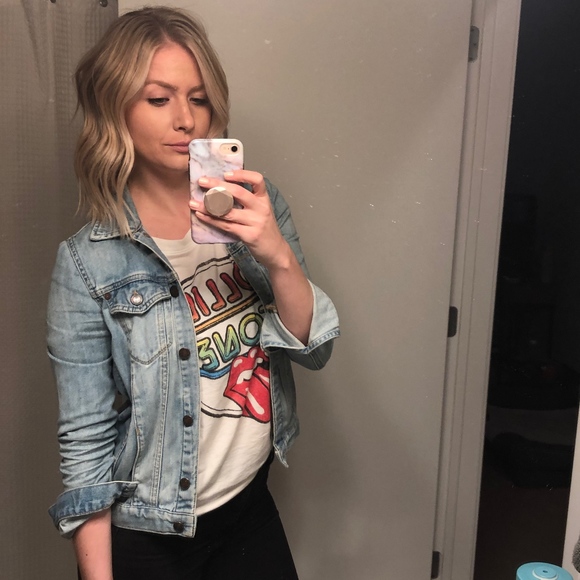 Hi! I'm Michelle, and Welcome to My Closet! - Picture 4 of 7